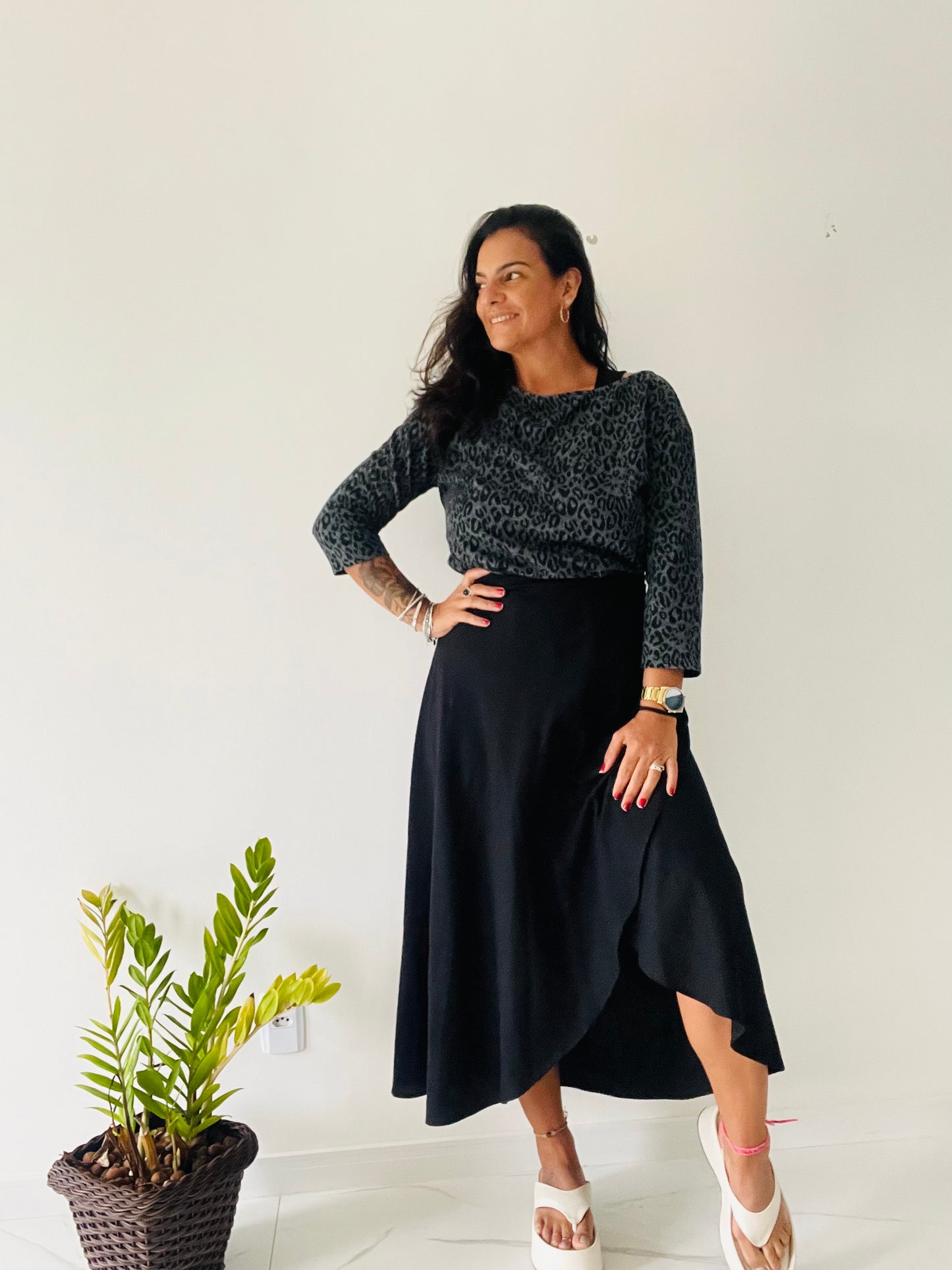 Saia em linho transpassada veste até XG